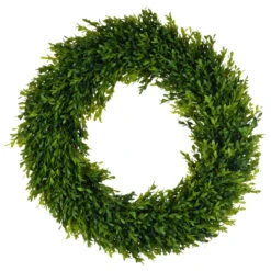 Round Boxwood Wreath 24"