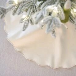 Scalloped Small Tree Skirt -THE HOLIDAY SHOP colleens 02
