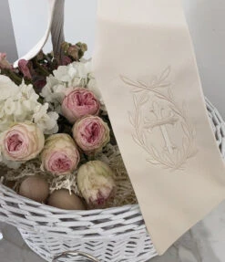 Cross Wreath Sash -THE HOLIDAY SHOP image b15e6877 5bb7 46c3 bcc2 6840c35ad995