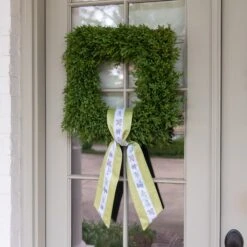 Square Boxwood Wreath -THE HOLIDAY SHOP new 06