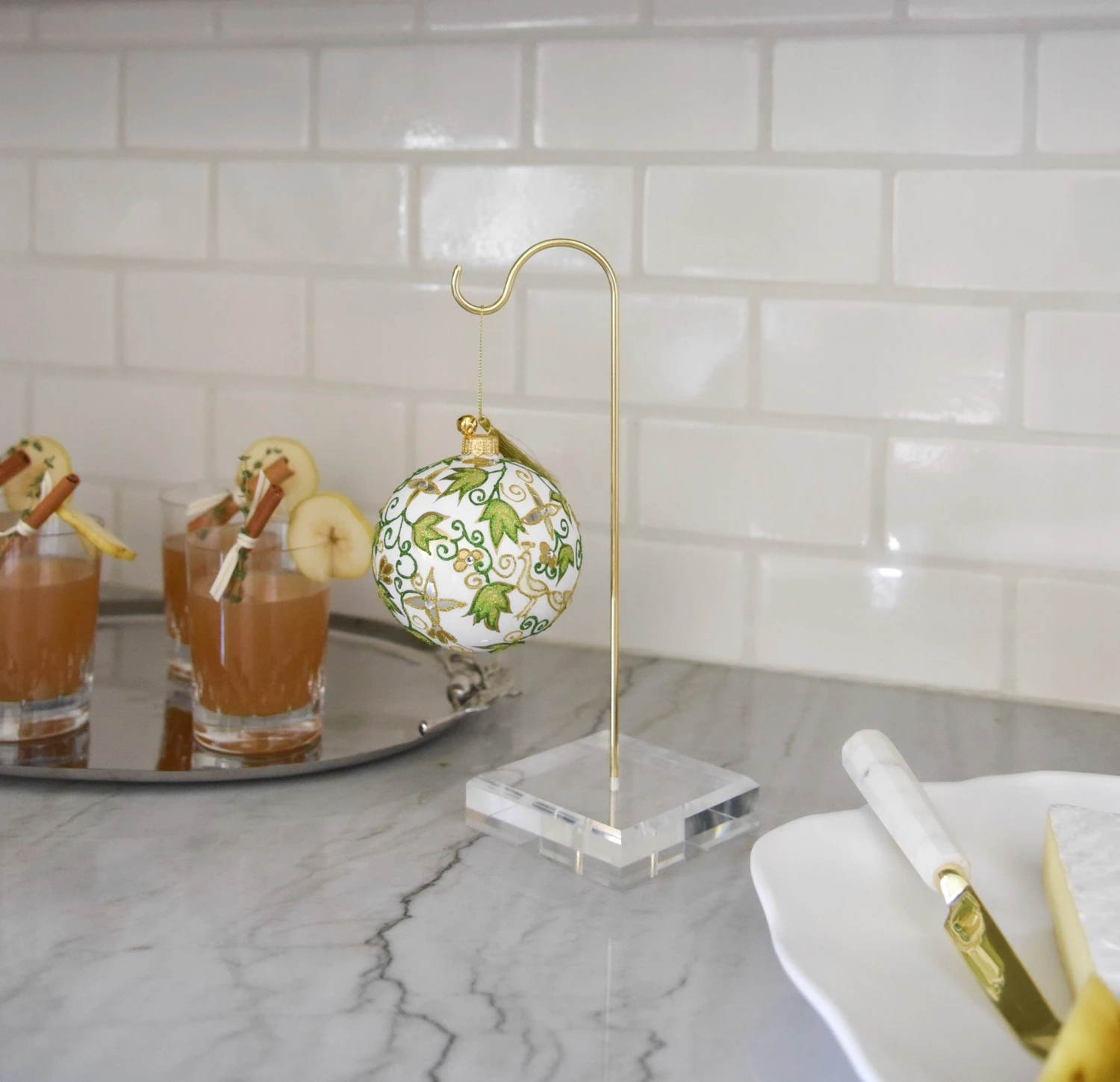 Hollybird & Vine 2 Hollybird & Vine - Image 2