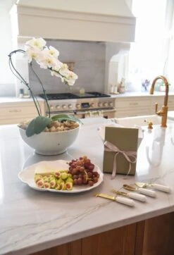 Marble Cheese Knives -THE HOLIDAY SHOP reese 53