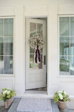 White Berry Wreath -THE HOLIDAY SHOP smiths 25