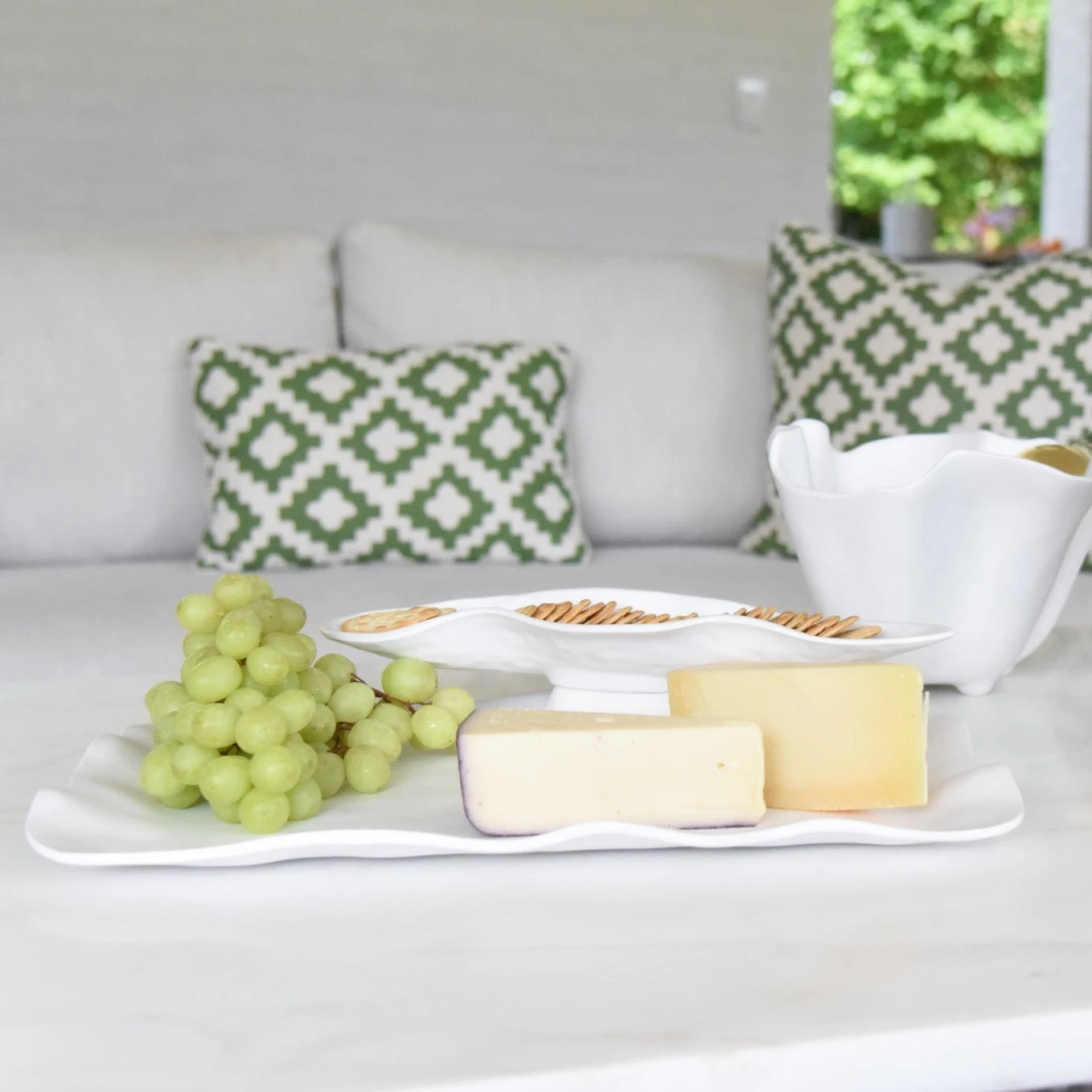 Nube Small Oval Pedestal Cracker Tray 2 Nube Small Oval Pedestal Cracker Tray - Image 2